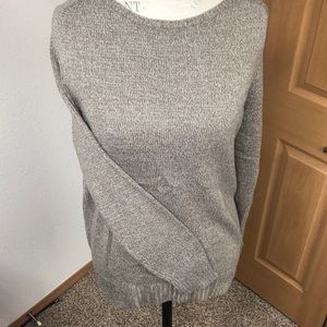 💥3/$15 Cute long sleeve sweater